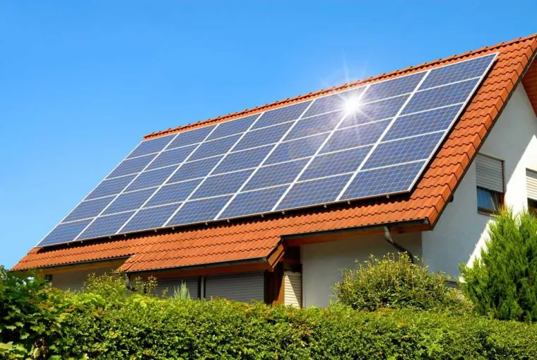 Pose de panneaux photovoltaïques, Monistrol-sur-Loire, ECG